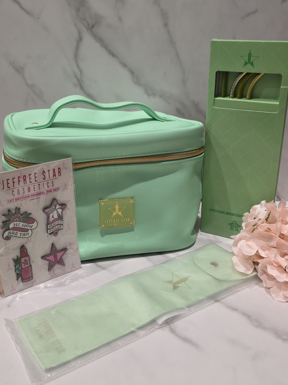 Jeffree Star - Mint Green Cosmetic Travel Case with Accessories